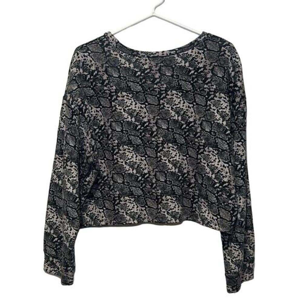ZARA Crewneck Cropped Sweatshirt Snake Print Gray Sz Large Cozy Trendy Comfy